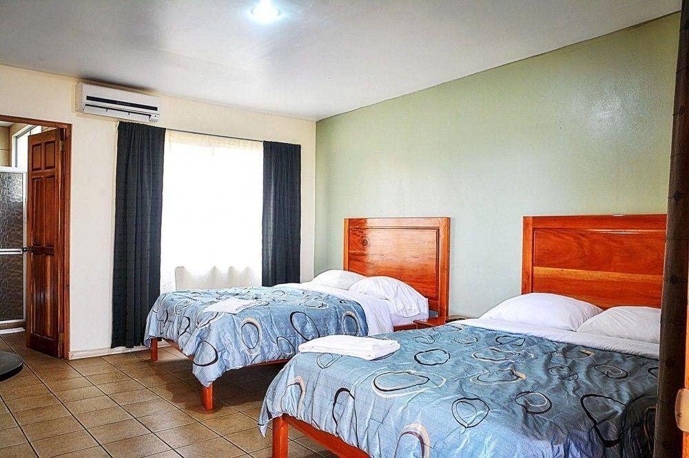 Hotel La Villa Quesada  Bagian luar foto