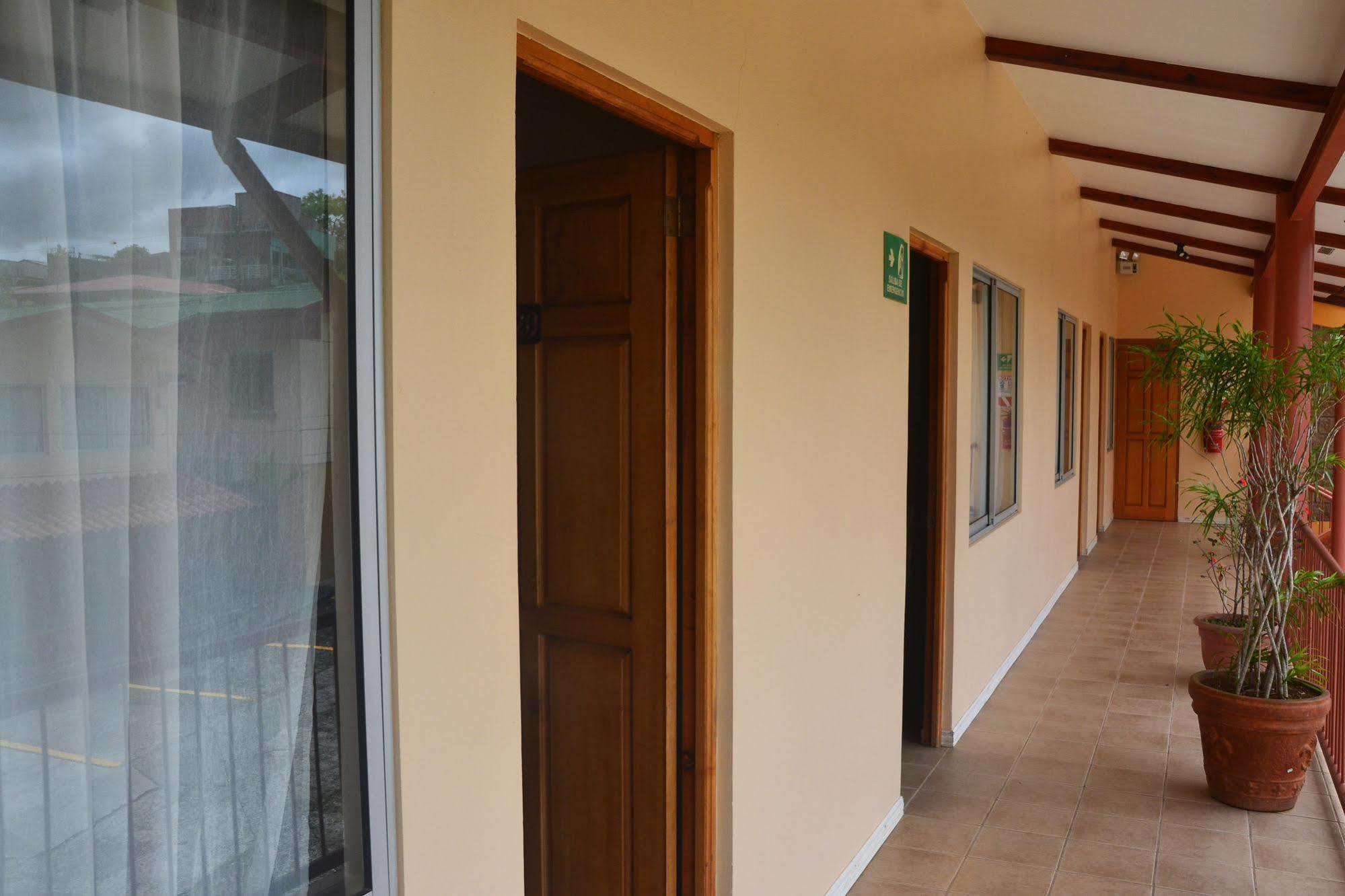 Hotel La Villa Quesada  Bagian luar foto